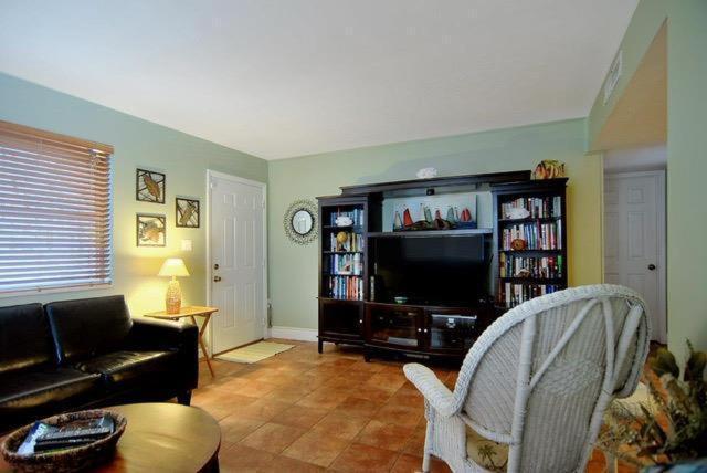 Quiet Vista Del Mar 2 Bedroom Condo Beachfront Property Cocoa Beach Exterior photo