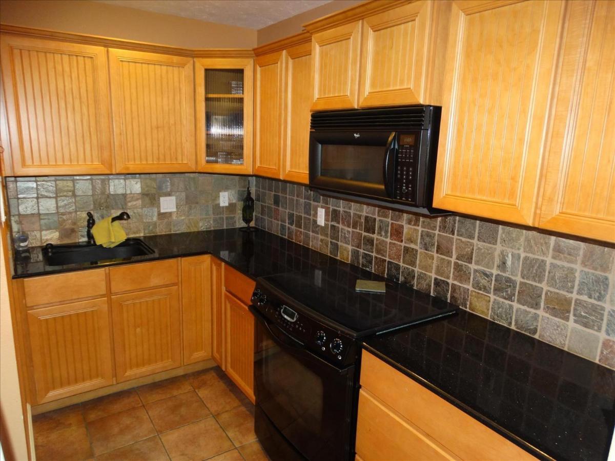 Quiet Vista Del Mar 2 Bedroom Condo Beachfront Property Cocoa Beach Exterior photo