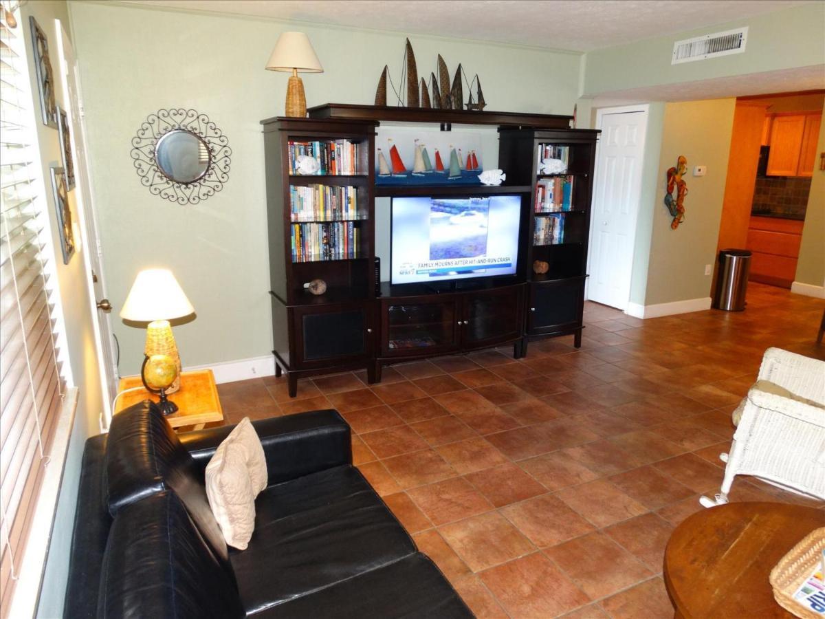 Quiet Vista Del Mar 2 Bedroom Condo Beachfront Property Cocoa Beach Exterior photo