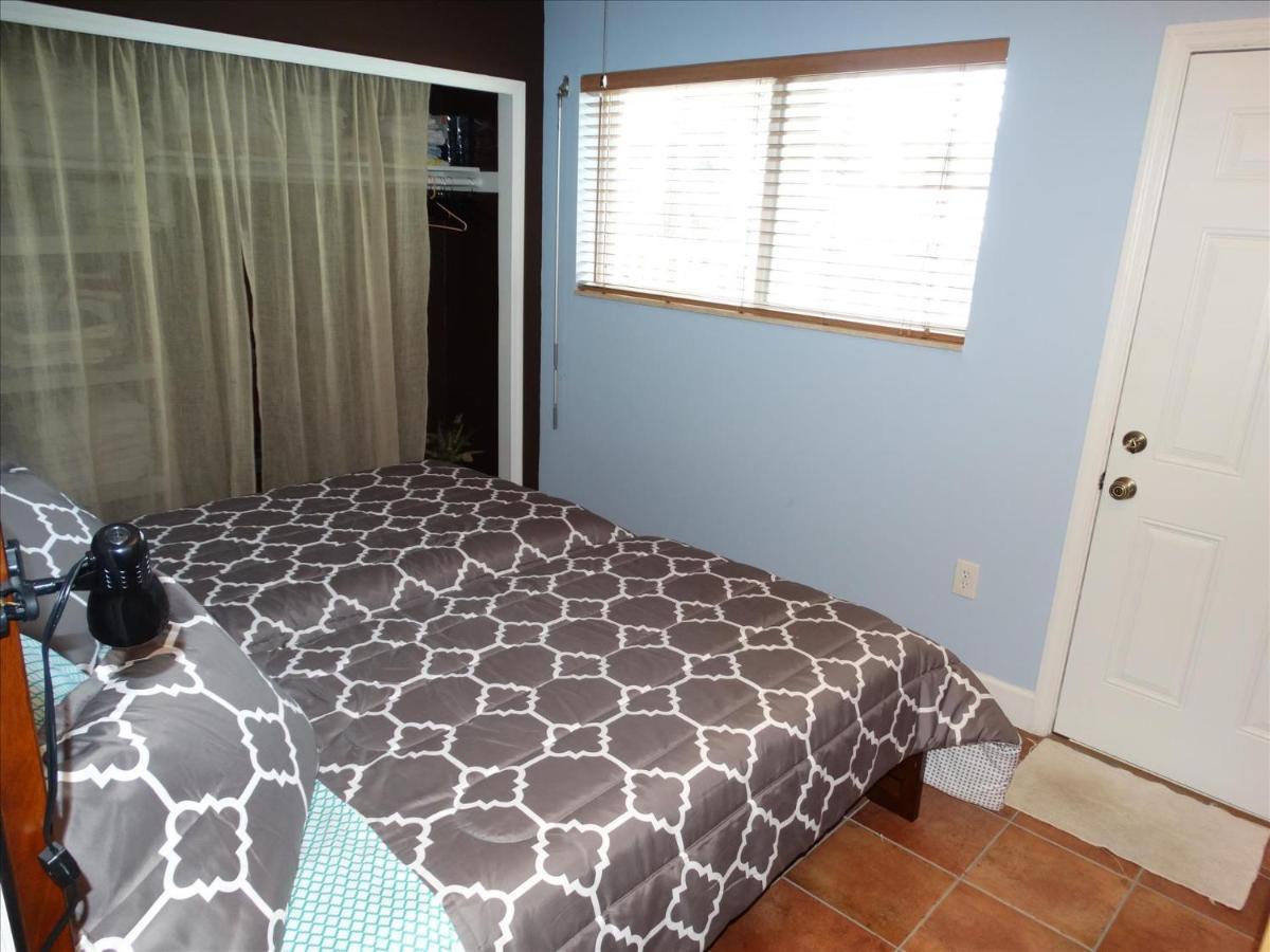 Quiet Vista Del Mar 2 Bedroom Condo Beachfront Property Cocoa Beach Exterior photo